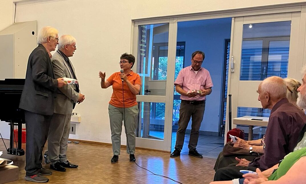 Die Glückwünsche der stellvertretenden ND-Leiterin zum 40jährigen Jubiläum